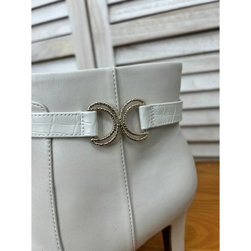 NEW Lifestride Ankle Boots Size 10 Ivory White Sleek Heeled Booties NWOT